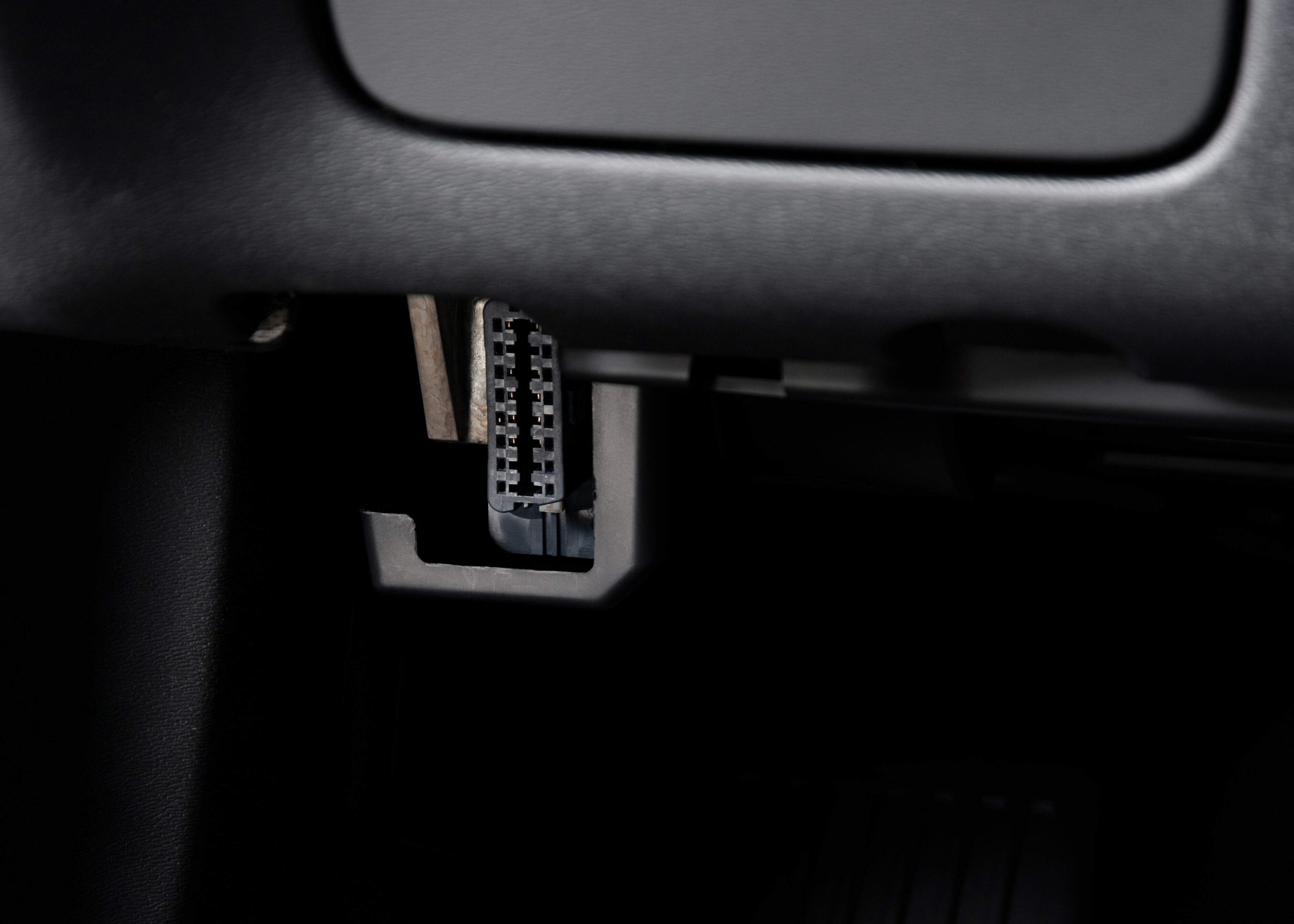 Трекеры OBD 2: преимущества и особенности использования
