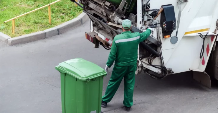 ГЛОНАСС-мониторинг для мусоровозов в 2025 обязателен: постановление № 293