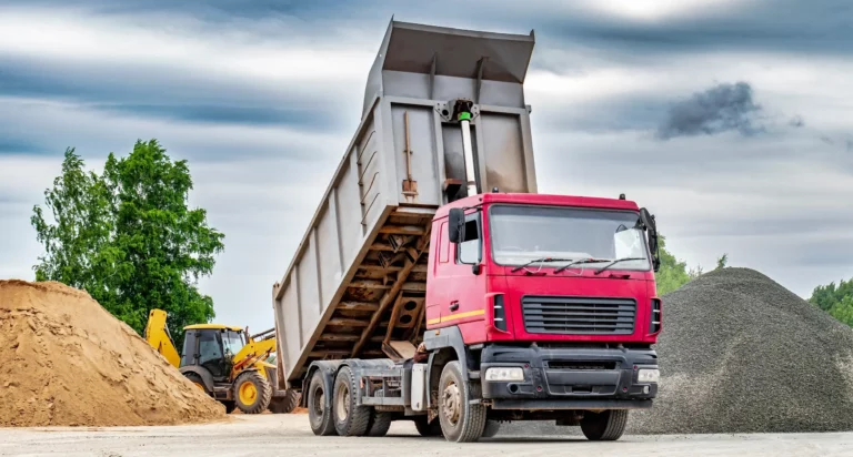 GPS-контроль поднятого кузова самосвала: как предотвратить аварии с ГдеМои